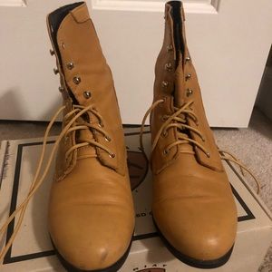 Ariat laceup boots